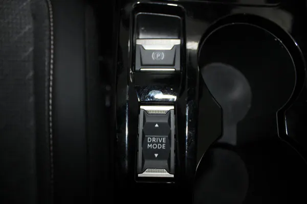 Peugeot e-2008 - Photo 18