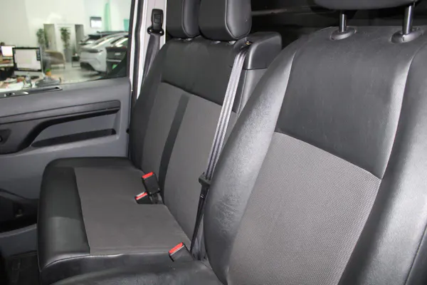 Peugeot Expert - Photo 11