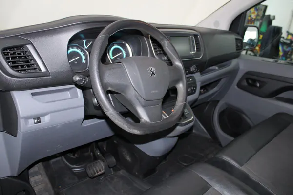 Peugeot Expert - Photo 12