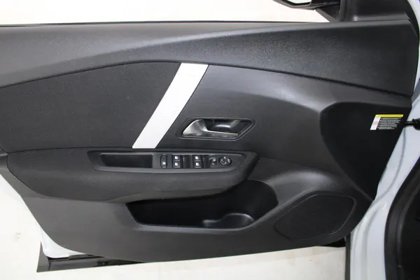 Citroen e-C4 - Photo 8