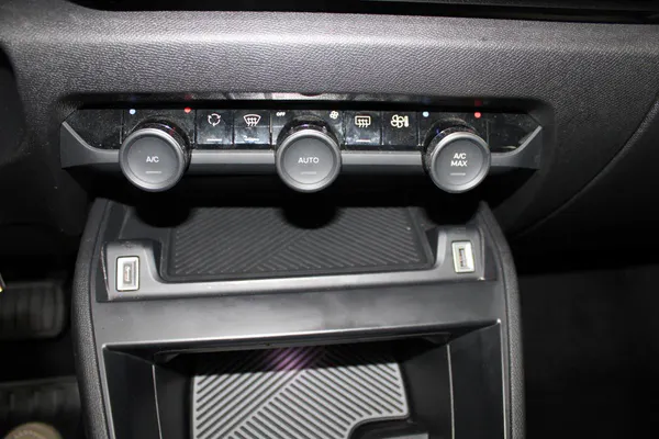 Citroen e-C4 - Photo 19