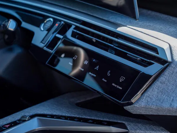 Peugeot E-3008 - Photo 19