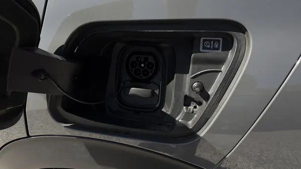 Peugeot e-2008 - Photo 9