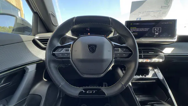 Peugeot e-2008 - Photo 23
