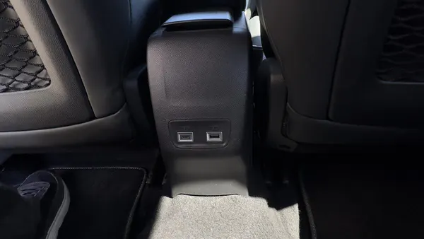 Peugeot e-2008 - Photo 36