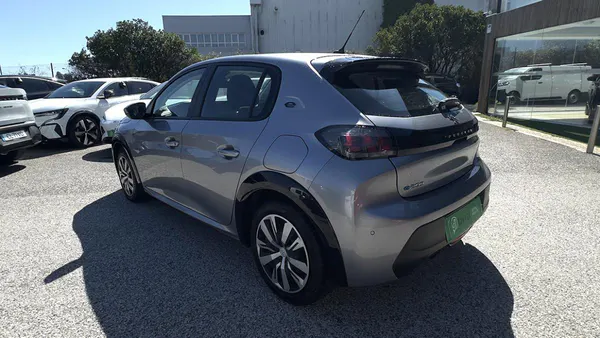 Peugeot e-208 - Photo 7