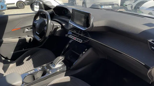 Peugeot e-208 - Photo 14