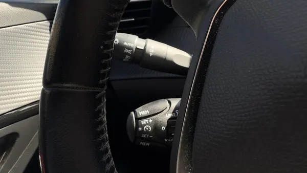 Peugeot e-208 - Photo 29