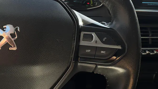 Peugeot e-208 - Photo 28