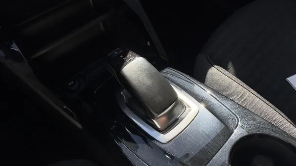 Peugeot e-208 - Photo 26