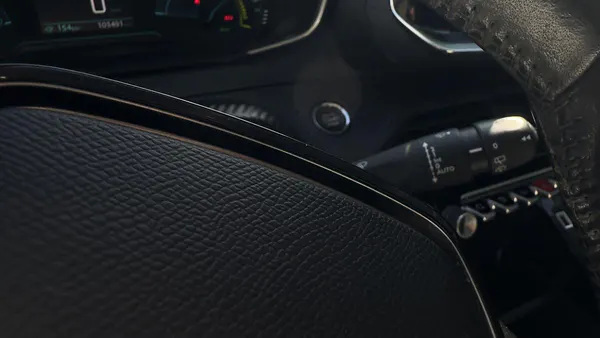 Peugeot e-208 - Photo 30