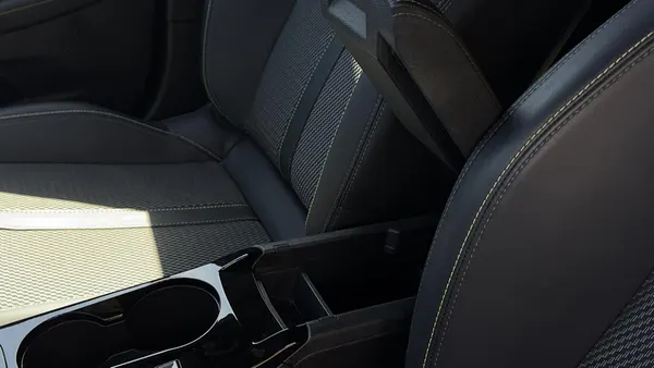 Peugeot e-2008 - Photo 21