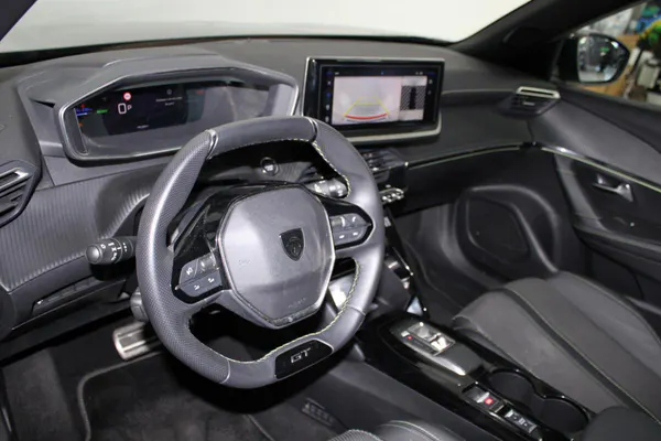 Peugeot e-2008 - Photo 11