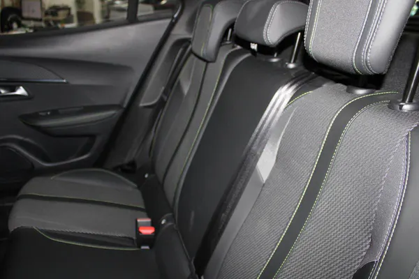 Peugeot e-2008 - Photo 13