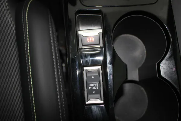 Peugeot e-2008 - Photo 22