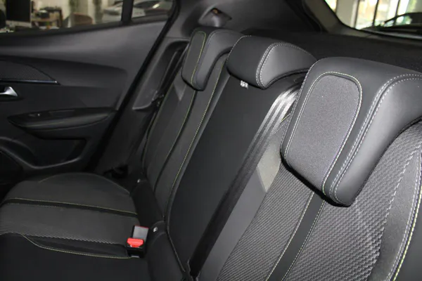 Peugeot e-2008 - Photo 13