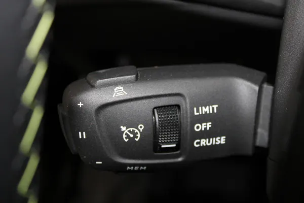 Peugeot e-2008 - Photo 17