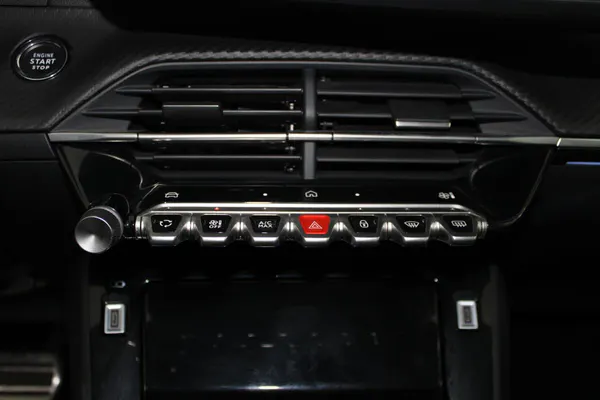 Peugeot e-2008 - Photo 19