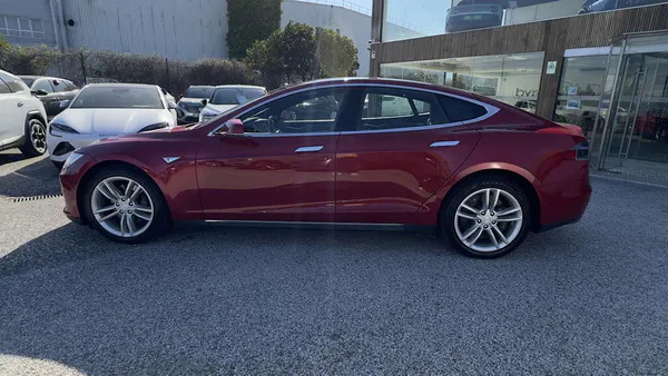 Tesla Model S - Photo 7