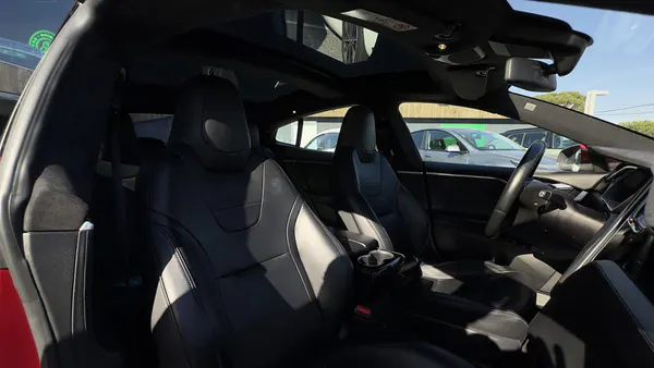Tesla Model S - Photo 23
