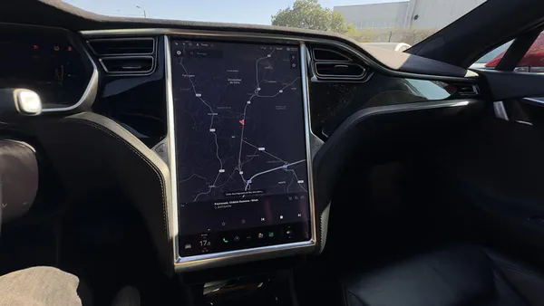 Tesla Model S - Photo 24