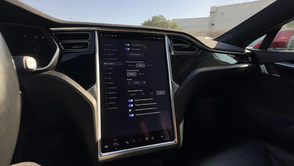 Tesla Model S - Photo 29