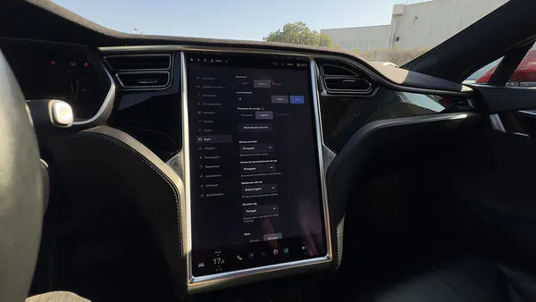 Tesla Model S - Photo 32
