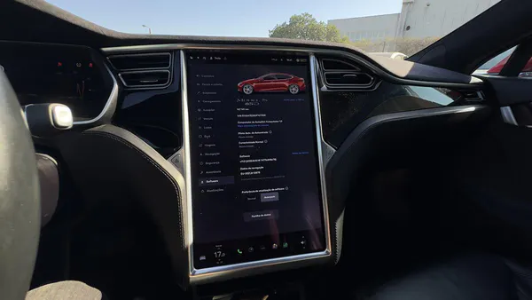 Tesla Model S - Photo 37