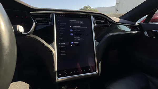 Tesla Model S - Photo 34