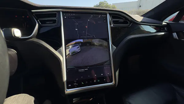 Tesla Model S - Photo 38