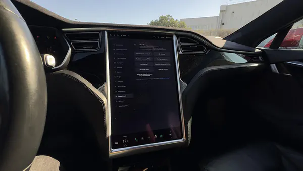 Tesla Model S - Photo 36