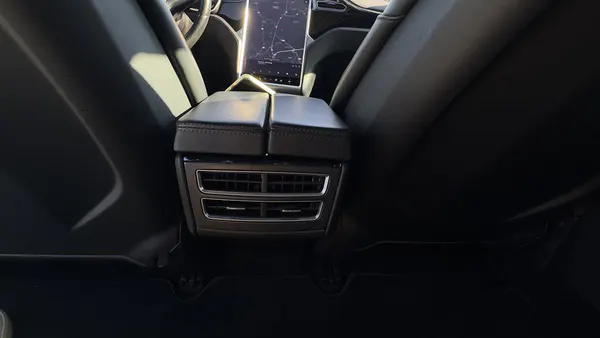 Tesla Model S - Photo 44