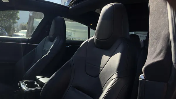 Tesla Model S - Photo 49