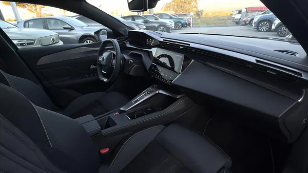 Peugeot E-408 - Photo 23