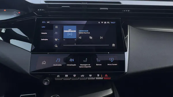 Peugeot E-408 - Photo 31