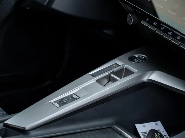 Peugeot E-408 - Photo 20