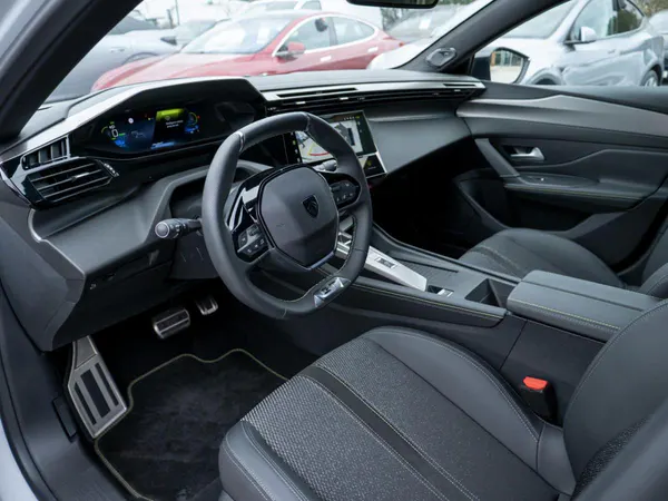 Peugeot E-408 - Photo 24