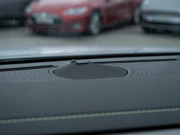 Peugeot E-408 - Photo 37