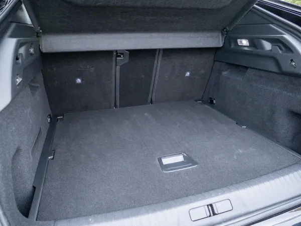 Peugeot E-3008 - Photo 15