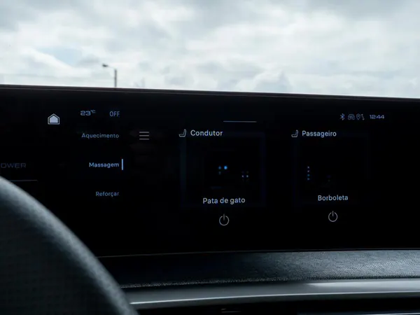 Peugeot E-3008 - Photo 39