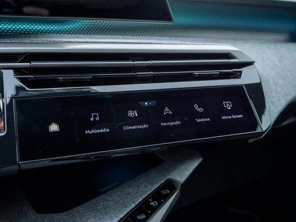 Peugeot E-3008 - Photo 40