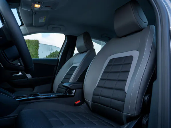 Citroen e-C4 X - Photo 23