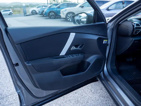 Citroen e-C4 X - Photo 21